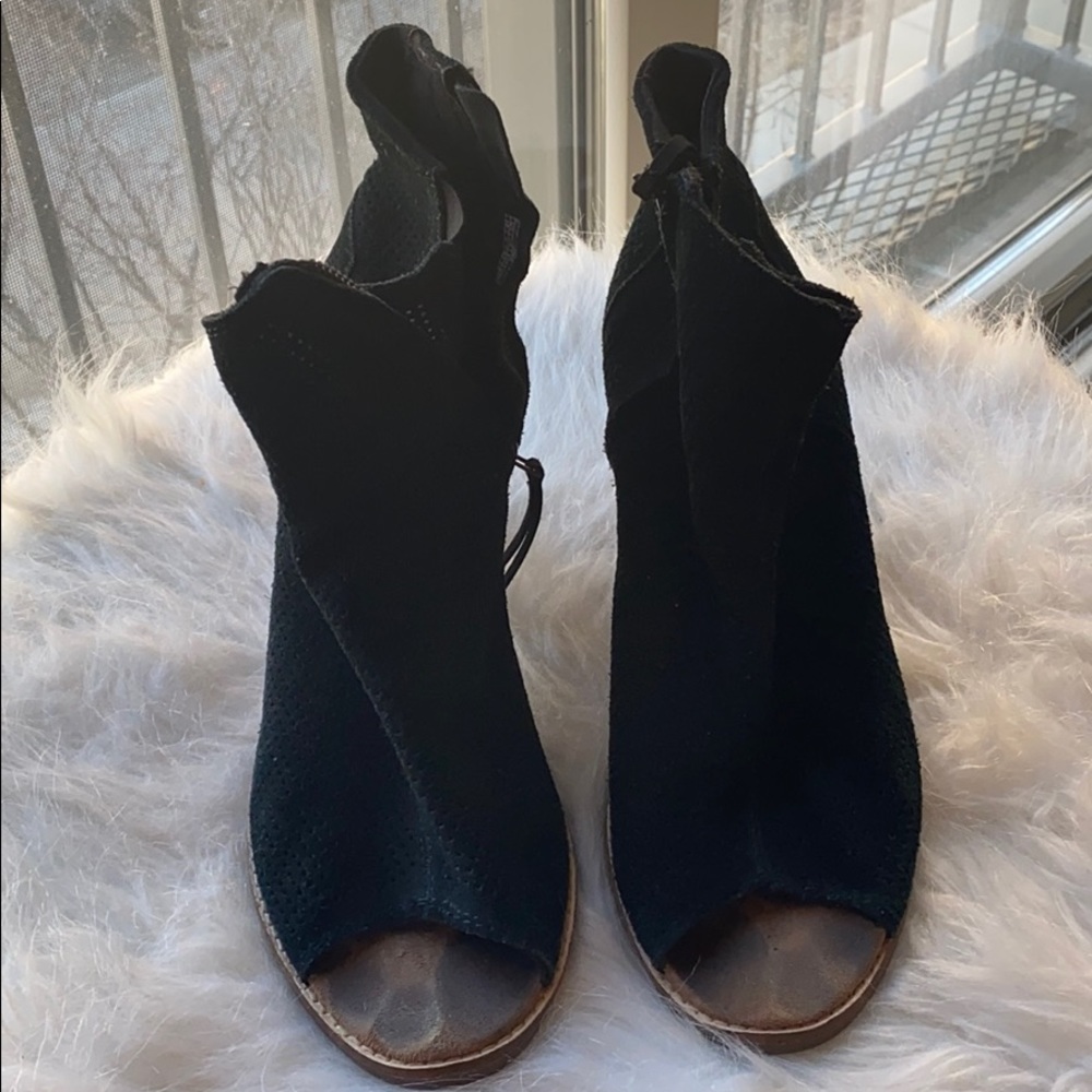 Toms shoes